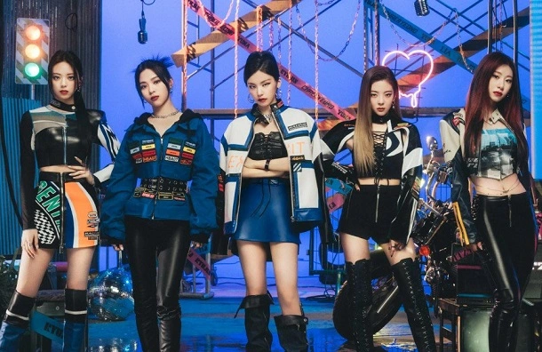 Itzy Voltage Group Concept Teaser Picture Image Photo Kpop K-Concept 1