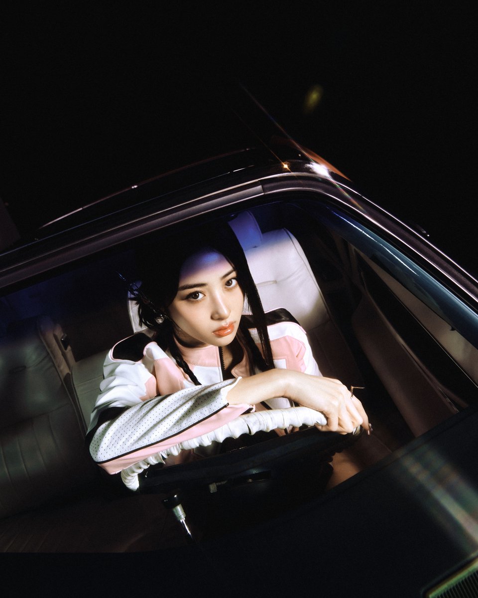 Le Sserafim Perfect Night Yunjin Concept Teaser Picture Image Photo Kpop K-Concept 1