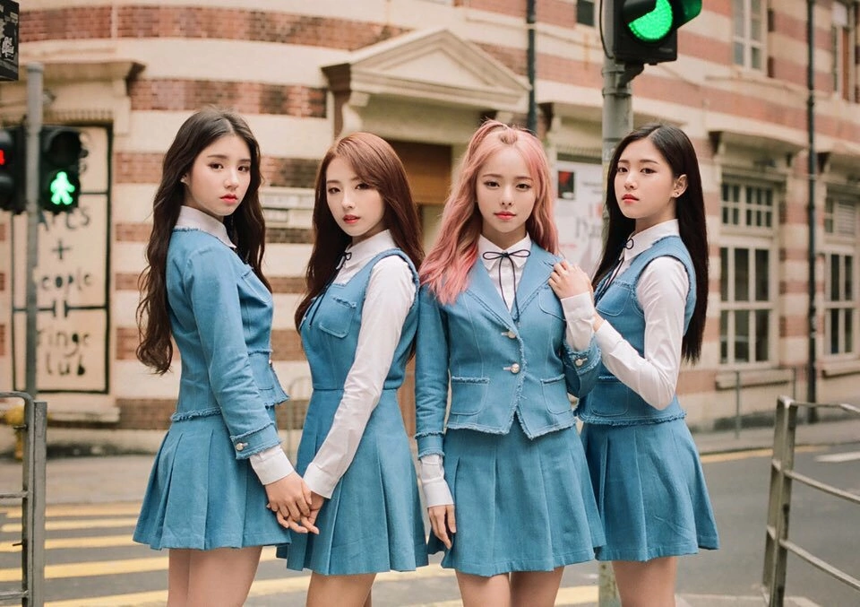 Loona 1/3 Love & Live Group Concept Teaser Picture Image Photo Kpop K-Concept 1